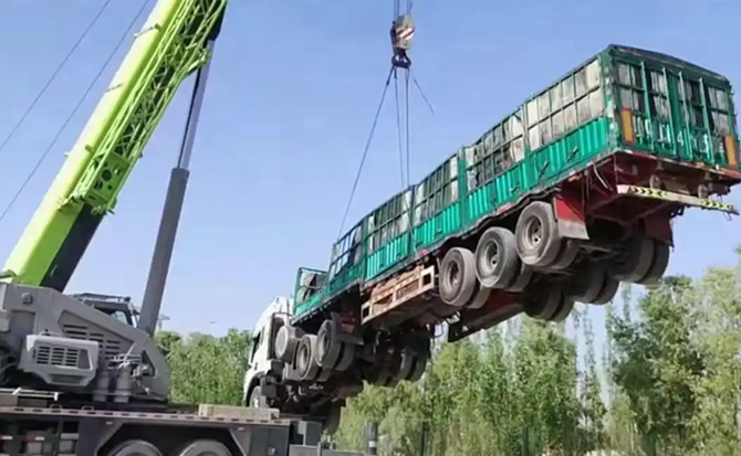 东风区道路脱困救援案例